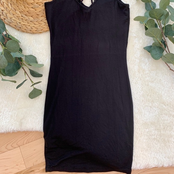 Brand new black dresse - Picture 2 of 5